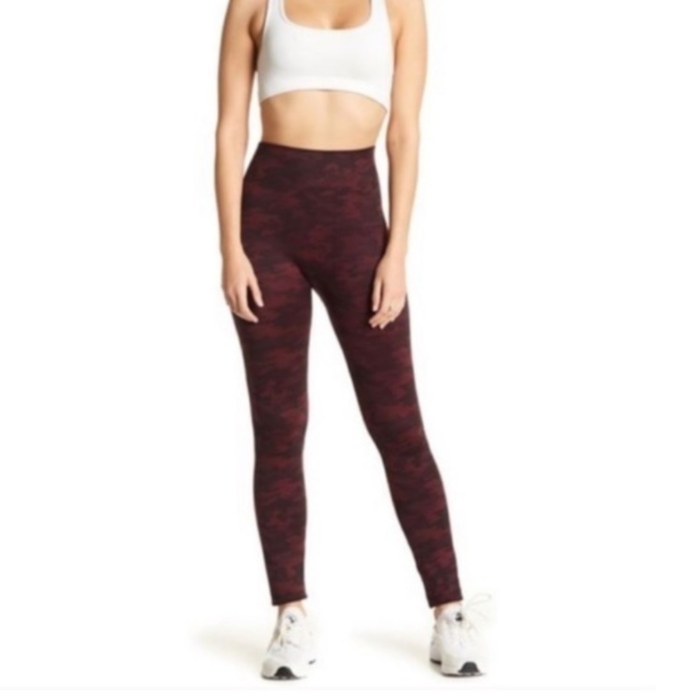 Spanx Look at Me Now Camo High Rise Pull-On 7/8 Ankle Leggings Burgundy Small